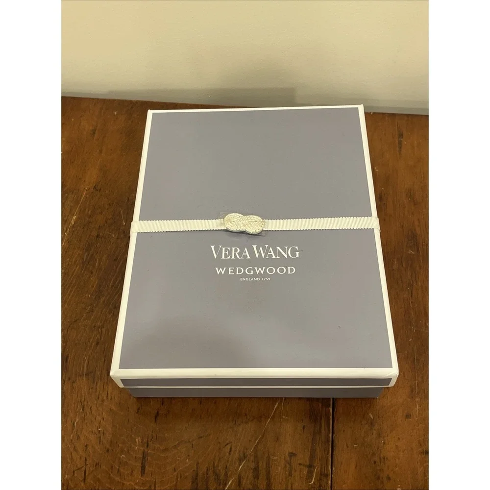 Wedgwood Vera Wang Vera Infinity Frame 5x7 Frame NEW IN BOX and Original Package